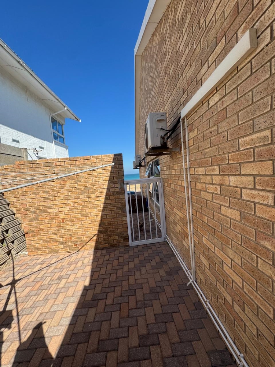 6 Bedroom Property for Sale in Aston Bay Eastern Cape